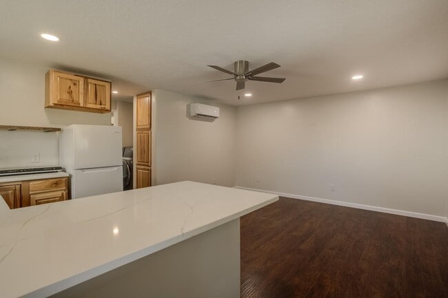 Photo - 501 El Paraiso Rd NW