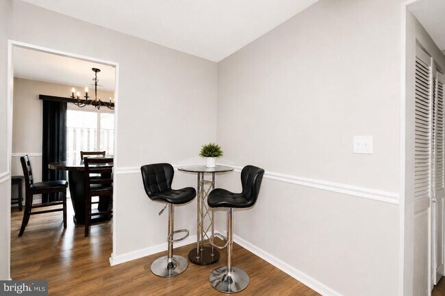 Photo - 5135 Shawe Pl