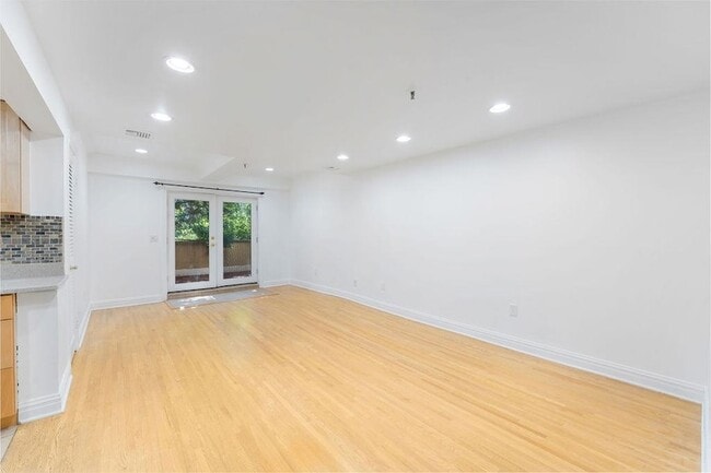 Photo - 135 Garden St