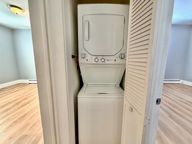 Photo - 160-164 Stuyvesant Ave