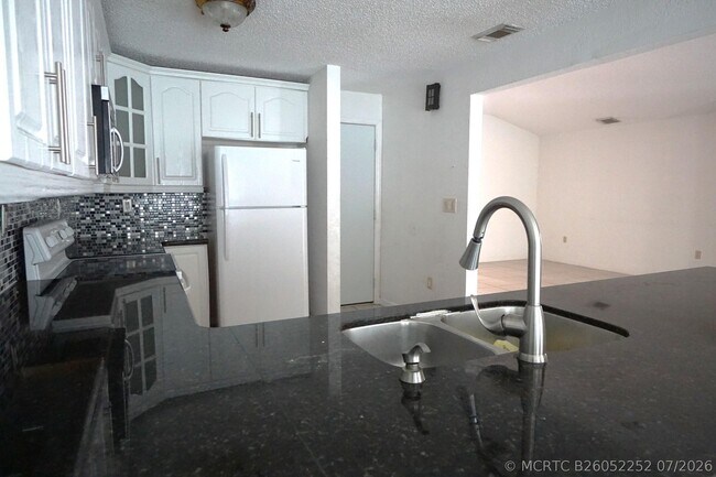 Photo - 18011 SW 139th Ct