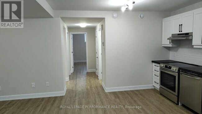 Photo - 1223 Montblanc Cres