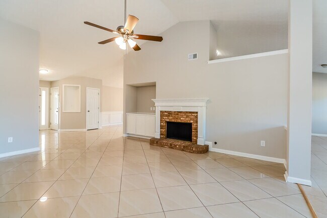 Photo - 30 Avonlea Dr