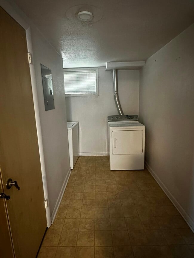 Photo - 2711 Orchard Dr