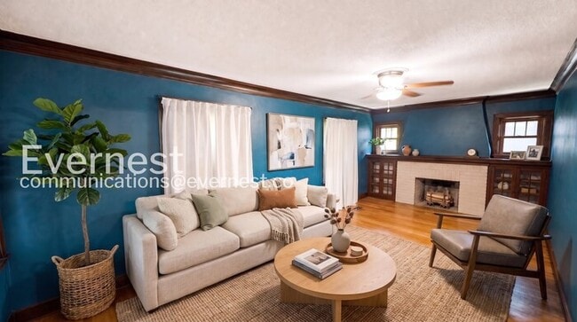 Photo - 6135 Holmes St