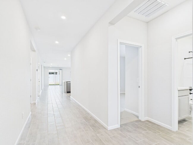 Photo - NORTH COPPER CANYON BRAND NEW BEAUTY