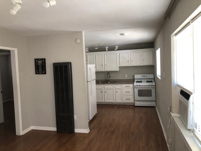 Photo - 2606 Barbee St