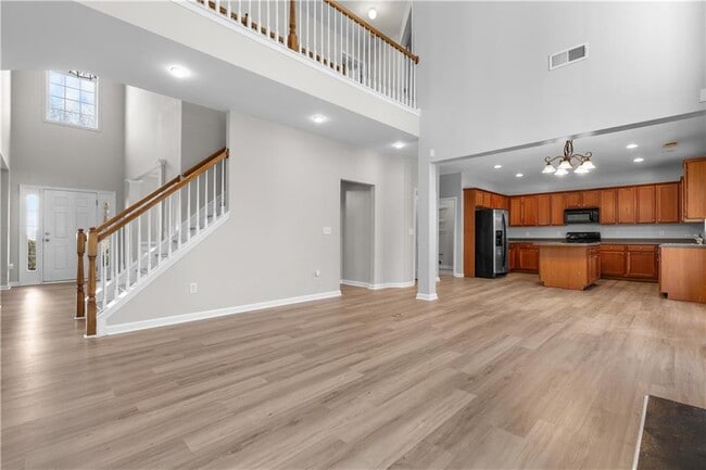 Photo - 1360 Silvergate Dr