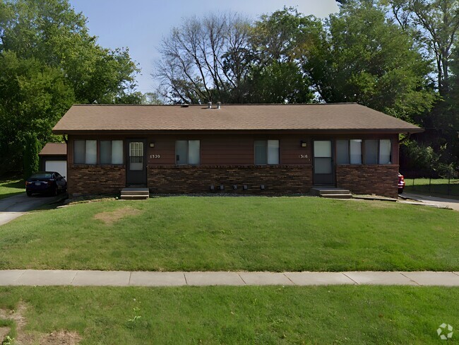 Building Photo - 1320 Woodstock Ave Rental