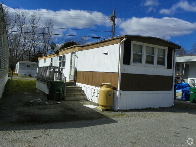 Building Photo - 14 Woodland Dr Rental