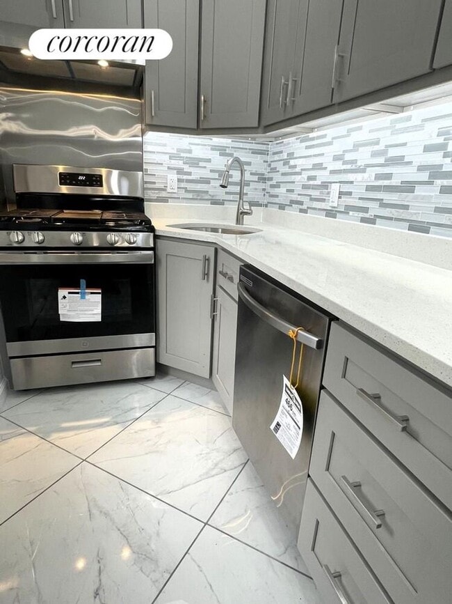 Photo - 318 E 62nd St