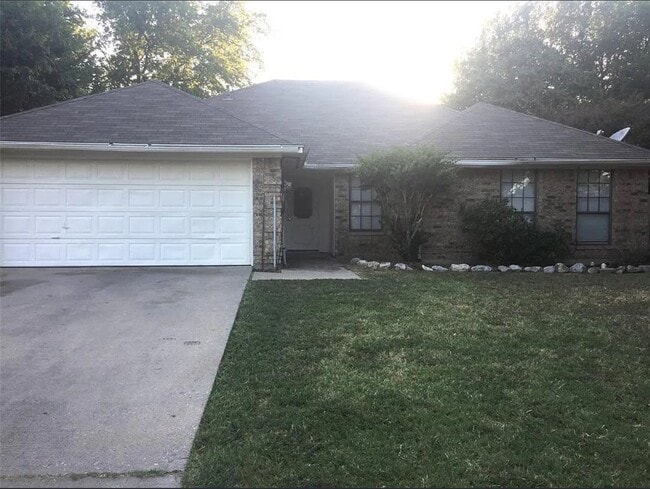 Photo - 3221Brooke St