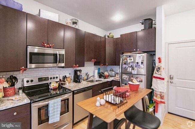 Building Photo - 427 Monroe St Unit 303 Rental