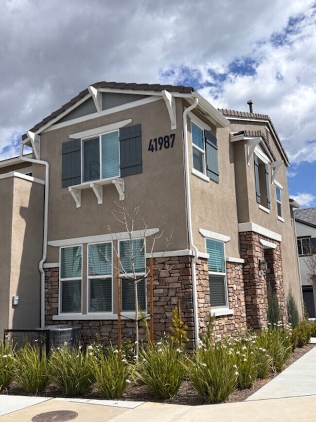 Photo - Welcome home to this beautiful Murrieta Town Home!