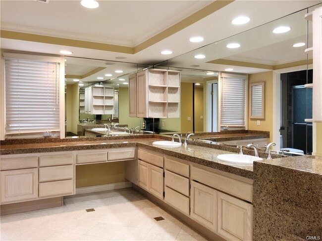 Building Photo - 11 Hidalgo Rental