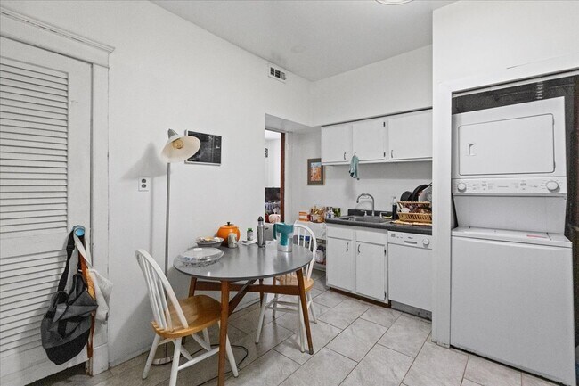 Photo - 4002 N Southport Ave Unidad 2