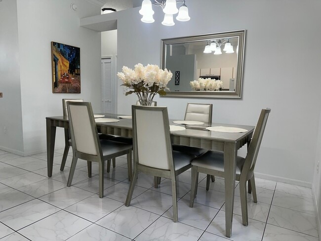 Photo - 717 Lake Wellington Dr