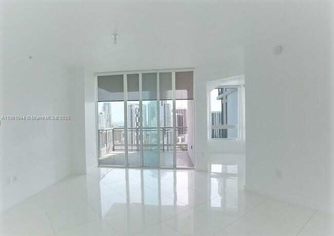 Photo - 350 S Miami Ave Unidad 2105