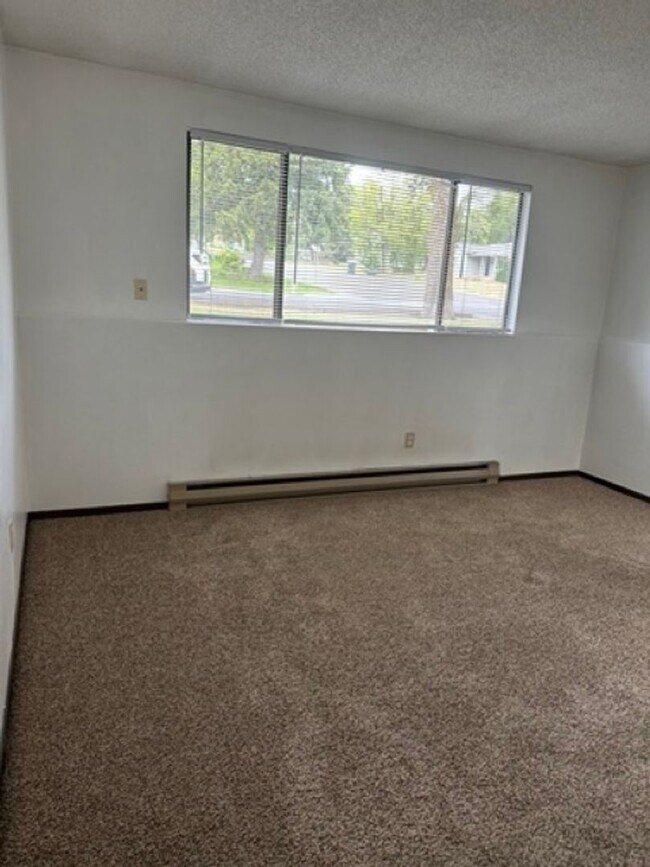 Photo - 4979-823/825 2nd St Duplex Unit 823