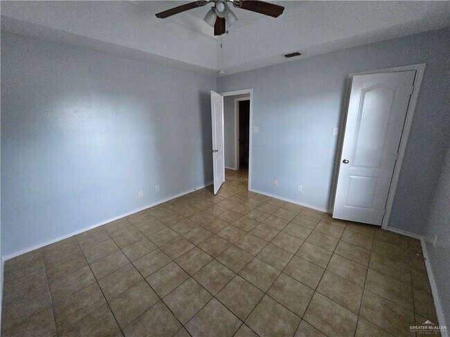 Photo - 607 La Mancha Dr Apartment Unit 1