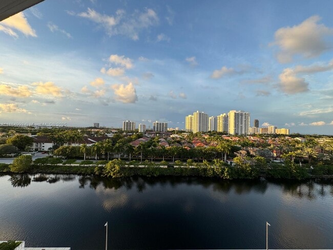 Building Photo - 3701 N Country Club Dr Unit 908 Rental