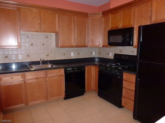 Photo - 223 Emily Pl