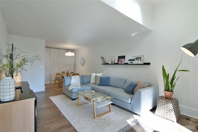 Photo - 6236 137th Pl NE