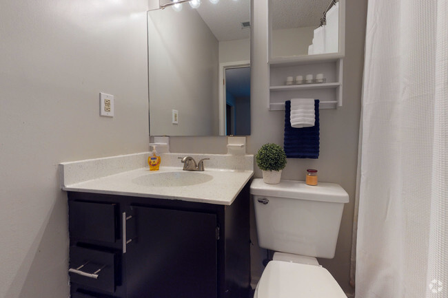 2BR, 2BA - 900 SF - Plantation Flats Apartments