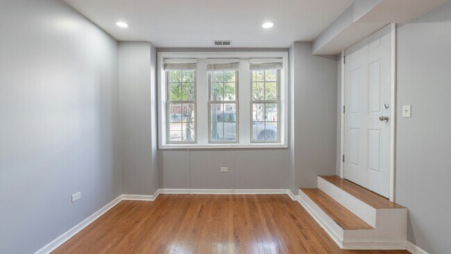 Photo - 3727 N Ashland Ave Unit 1