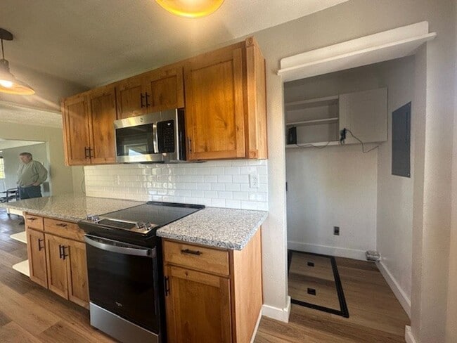 Photo - Newly Remodeled 3 Bedroom / 2 Bathroom in NE Madras