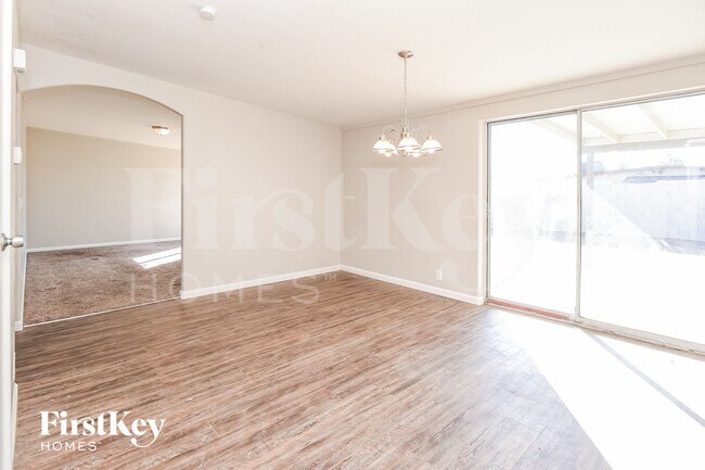 Photo - 2085 Palora Ave