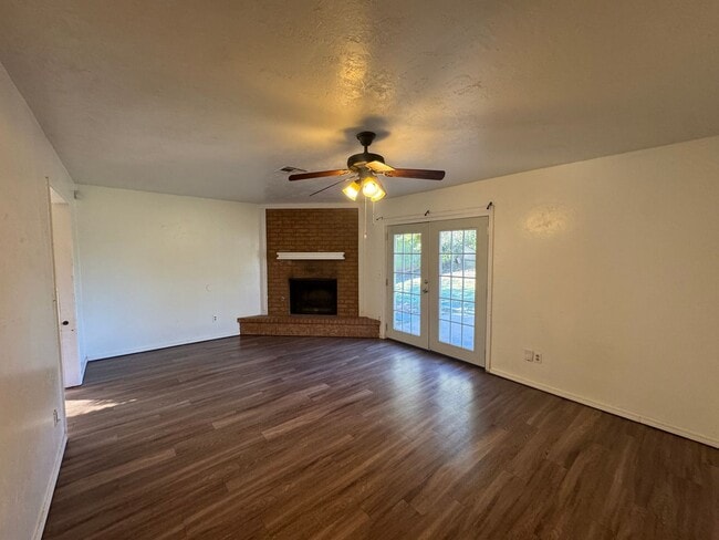 Photo - 3 bed ,2  brand new bathrooms, ready for m...