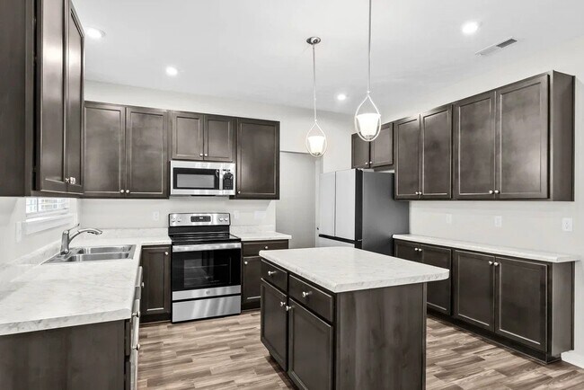 Photo - 367 Birchwood Dr