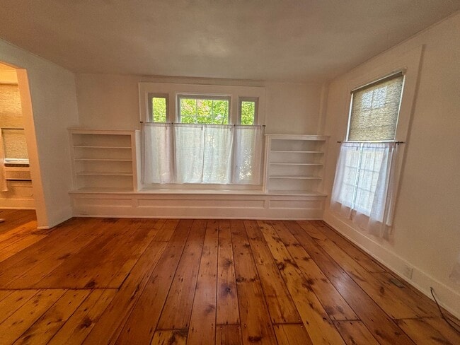 Photo - 312 E Genesee St Apartment Unit 312-1