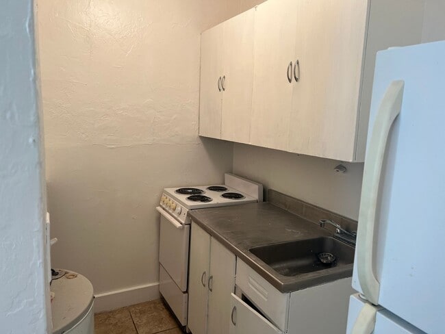 879 Campus Cir Unit 879 Campus Circle unit 2