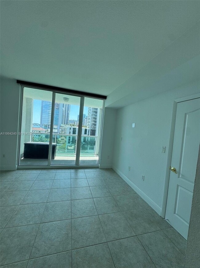 Photo - 500 NE 29th St Unit 907