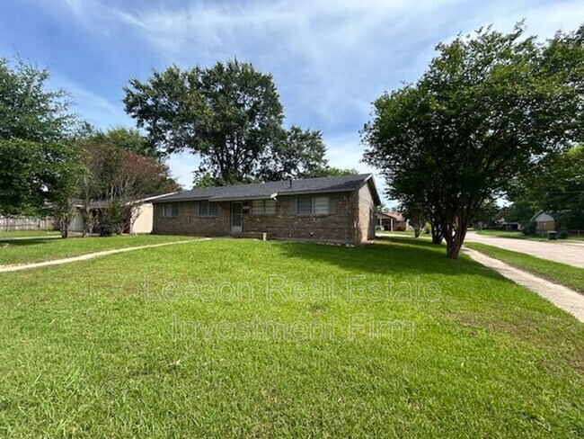 Photo - 3437 Red Bud Ln