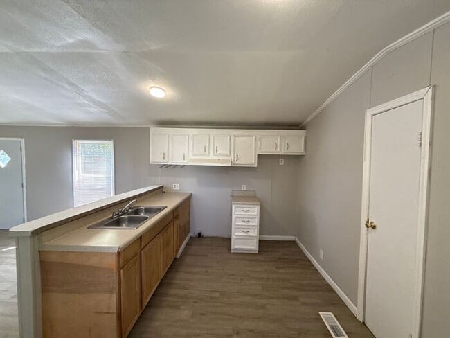 Photo - T.R. Lawing Realty Property