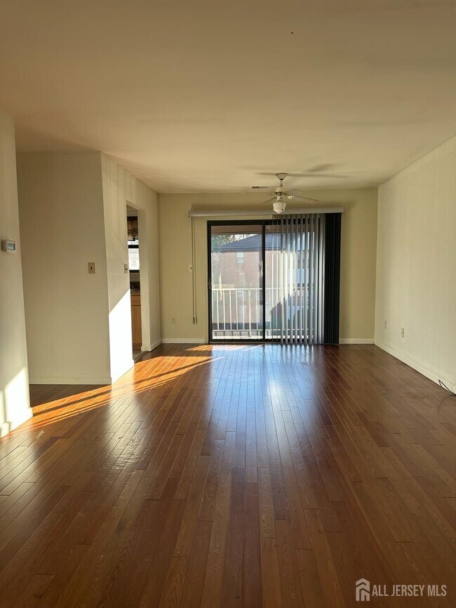 Photo - 142 Beverly Hill Terrace Unidad F