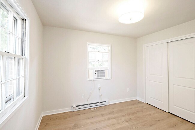 Photo - Renovated UVA Apartment in a Prime Location Near School of Data Science Unit Ivy Rd 2114 #06