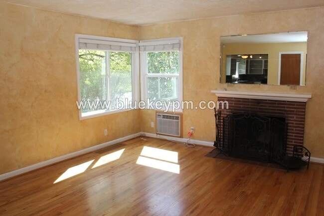Photo - 2 Bed, 1 Bath Home Near Park Rose City Gol...