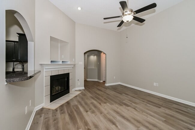 5848 Hayden Cove