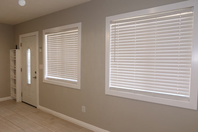 Photo - 2774 Baltic Ave Unidad ADU