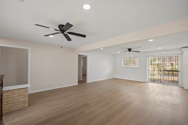 Building Photo - 3613 Crandon St