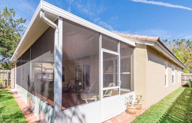 Photo - 1940 SE 14th Ct