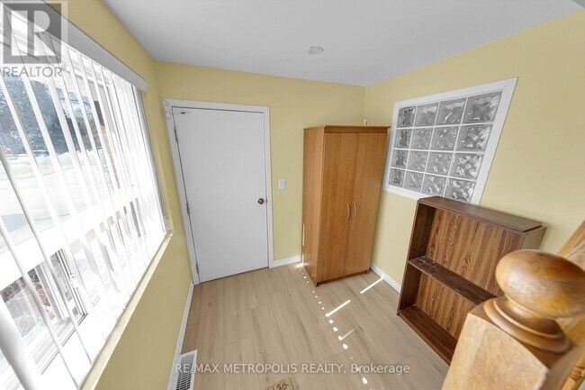 Photo - 41 Tormore Dr