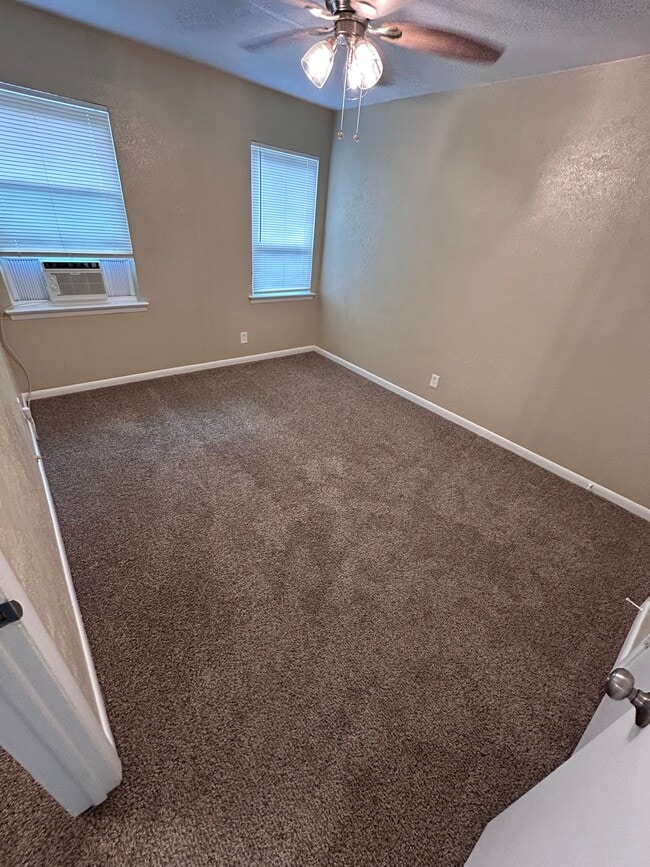 Photo - 716 Sunny Ln