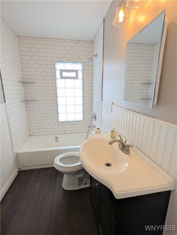 Photo - 76 St James Pl