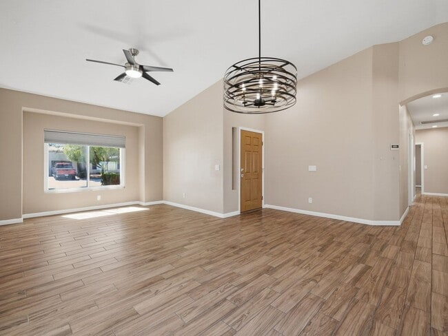8647 E Bullrider Pl