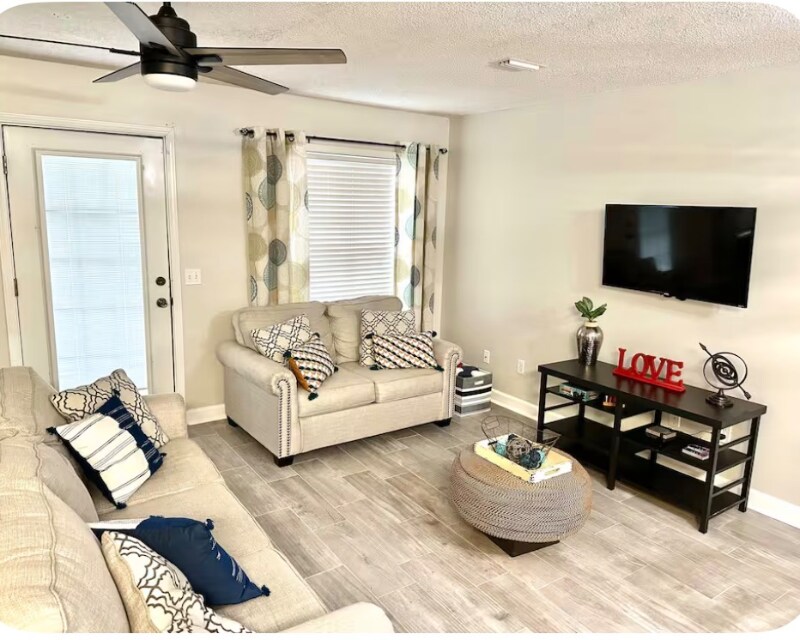 Photo - 455 Sandy Oak Dr